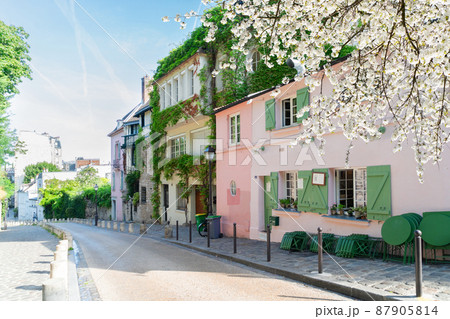 cityscape Mont Matre , Paris, France 87905814