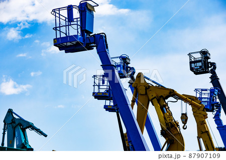 高所作業車 トラック式 電気工事用 高所作業車 トラック式 電気工事用 87907109