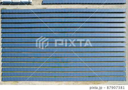 太陽光パネルをドローンで空撮 太陽光パネルをドローンで空撮 87907381