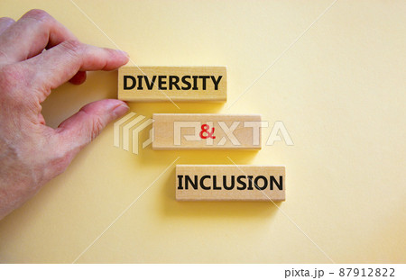 D and I, Diversity and inclusion symbol. Concept words D and I, diversity and inclusion on blocks on beautiful white table white background. Business, D and I, diversity and inclusion concept. 87912822