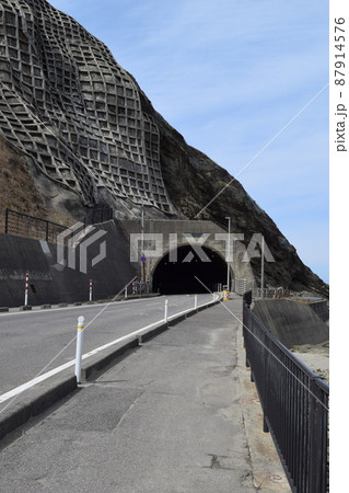 トンネル 自動車道路 87914576