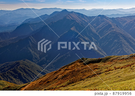 越後駒ヶ岳山頂から見る荒沢岳 越後駒ヶ岳山頂から見る荒沢岳 87919956
