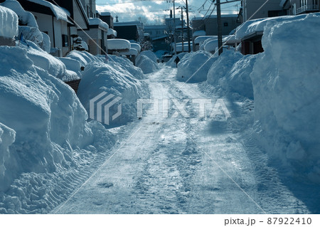 大雪が降った日の市街地 北海道札幌市の写真素材 [87922410] - PIXTA