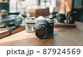 半世紀前の懐かしいアナログなフィルムカメラ 87924569