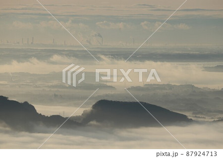 筑波山塊、足尾山頂からの雲海 87924713