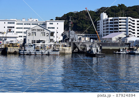 米海軍横須賀基地 注水作業中のドライドック 87924894