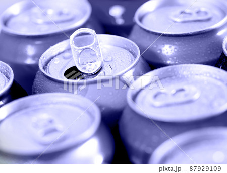 Cans of sweet drinks (or beer) Cans of sweet drinks (or beer) 87929109