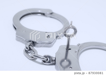 銀色の手錠・犯人逮捕イメージ 87930081