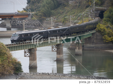 長崎本線 肥前大浦～多良間を走る787系かもめ 87932859