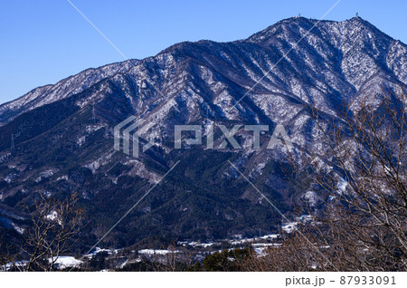 （山梨県）高川山より望む三ッ峠 87933091