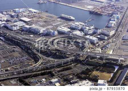 首都高速の大黒ジャンクションを空撮 87933870
