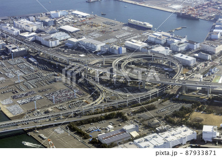 首都高速の大黒ジャンクションを空撮 87933871