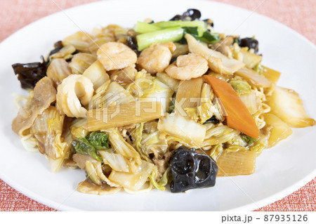 美味しい中華料理の海鮮焼そば 87935126