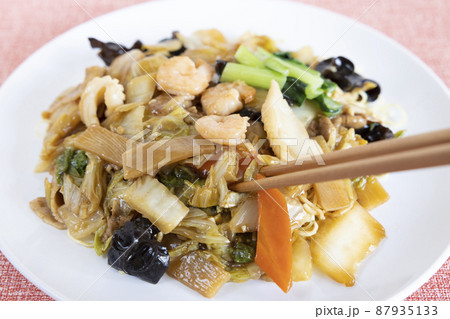 美味しい中華料理の海鮮焼きそば 美味しい中華料理の海鮮焼きそば 87935133