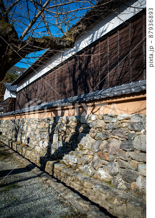 福岡県の城下町秋月の武家屋敷の風景	 87936893