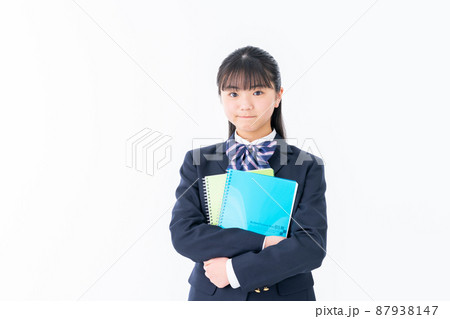 白バックの中学生の女の子 白バックの中学生の女の子 87938147