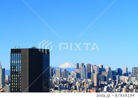 東京都、富士山と新宿副都心超高層ビル郡の風景 東京都、富士山と新宿副都心超高層ビル郡の風景 87939194