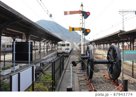 鹿児島本線 始発駅の門司港駅 鹿児島本線 始発駅の門司港駅 87943774
