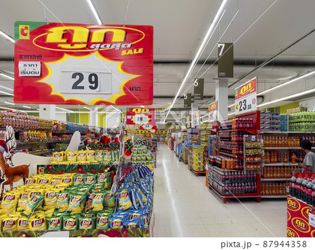 タイ バンコクの大型スーパーマーケット / Bangkok, Thailand 87944358