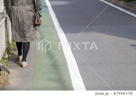 路側帯　歩道	 87946576