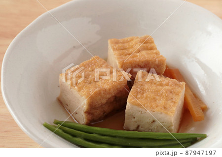 きぬさやえんどうと厚揚げの煮物（手料理） 87947197