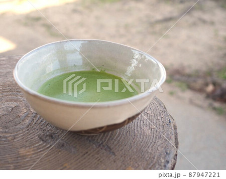 野点　屋外で茶を点てる 87947221