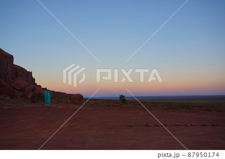 モニュメントバレーの絶景 モニュメントバレーの絶景 87950174
