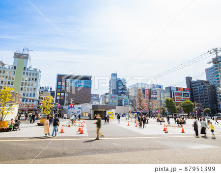 東京　調布駅前広場 87951399