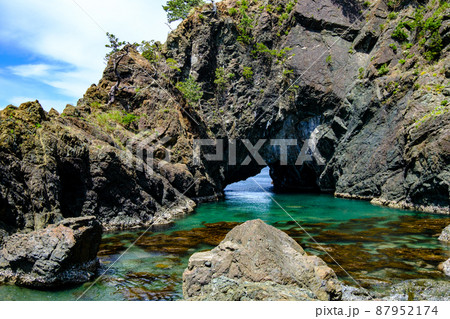 若狭小浜 田烏港と釣姫港の海と明神鼻灯台 若狭小浜 田烏港と釣姫港の海と明神鼻灯台 87952174