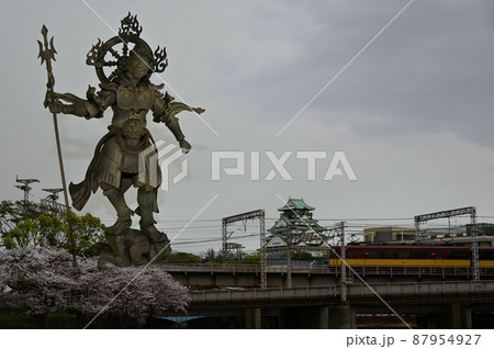 大阪城と持国天 87954927