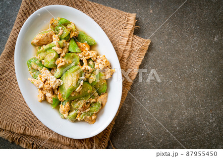 Stir Fried Angled Gourd with Egg 87955450