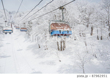 日本のスキーリゾート リフト/新潟県 2022年2月 日本のスキーリゾート リフト/新潟県 2022年2月 87962951