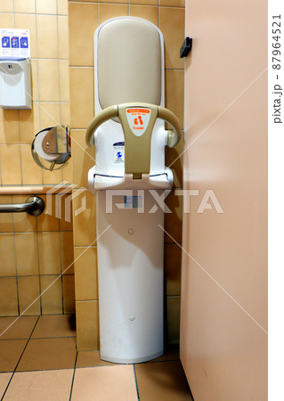 トイレ内ベビーチェアー ベビーホルダー トイレ内ベビーチェアー ベビーホルダー 87964521