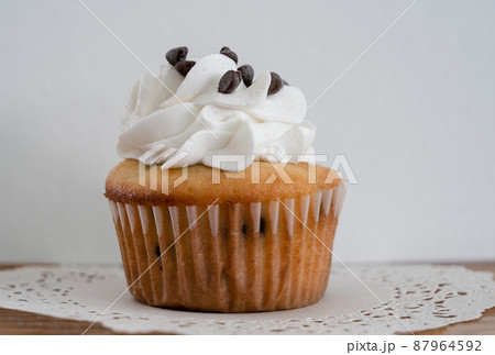 Chocolate Chip Cupcake 87964592