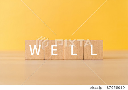 「WELL」と書かれた積み木 87966010