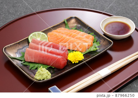 マグロとサーモンの刺身 87966250