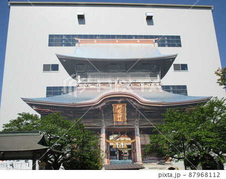 熊本県阿蘇市一の宮町宮地に鎮座する、熊本地震に被災して修復中の阿蘇神社 熊本県阿蘇市一の宮町宮地に鎮座する、熊本地震に被災して修復中の阿蘇神社 87968112