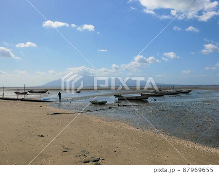 荒尾干潟の砂浜 (熊本県荒尾市) 荒尾干潟の砂浜 (熊本県荒尾市) 87969655