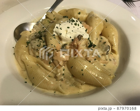 クリームショートパスタ 87970168