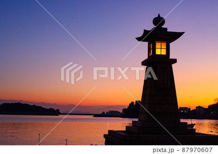 夕方の常夜燈 夕方の常夜燈 87970607