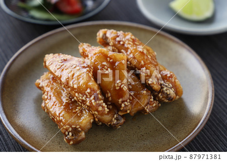 鶏手羽中の甘辛からあげ 鶏手羽中の甘辛からあげ 87971381