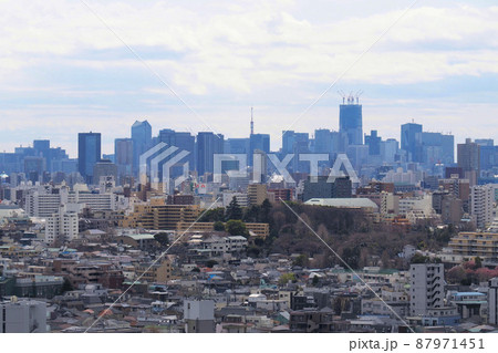 北とぴあの展望ロビー、東京スカイツリー方面の眺望【東京都北区】 87971451