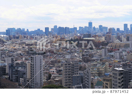 北とぴあの階展望ロビー、東京スカイツリー方面の眺望【東京都北区】 北とぴあの階展望ロビー、東京スカイツリー方面の眺望【東京都北区】 87971452