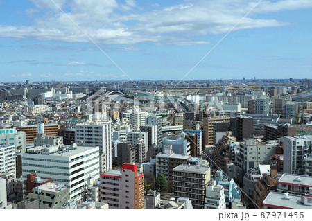 北とぴあの展望ロビー、墨田川方面の街並み眺望【東京都北区】 北とぴあの展望ロビー、墨田川方面の街並み眺望【東京都北区】 87971456
