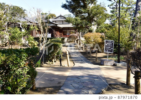 大磯町　明治記念大磯邸園散策路と道案内 87971870
