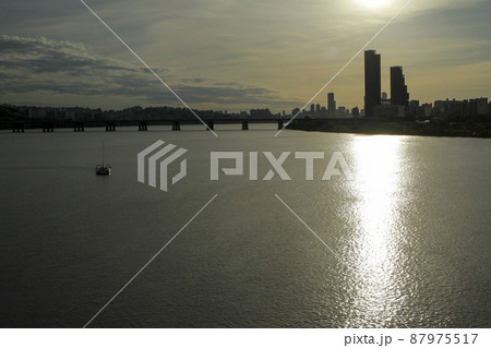 漢江 景色 夕暮れ 87975517