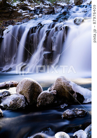 冬の蓼科大滝【長野県】 87976409