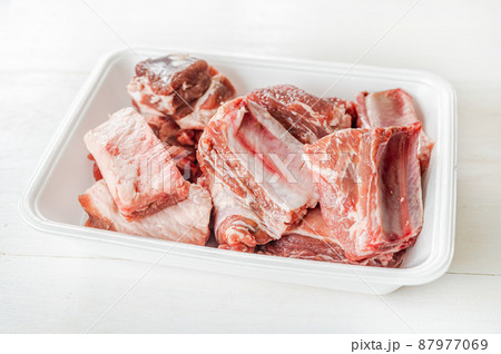 ブタの骨付き肉 ブタの骨付き肉 87977069