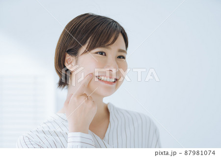 女性　歯の健康 87981074