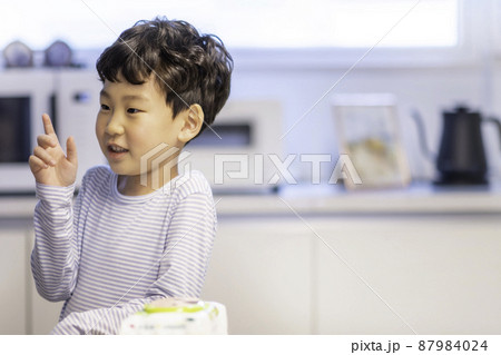 会話 対話 夕方 87984024